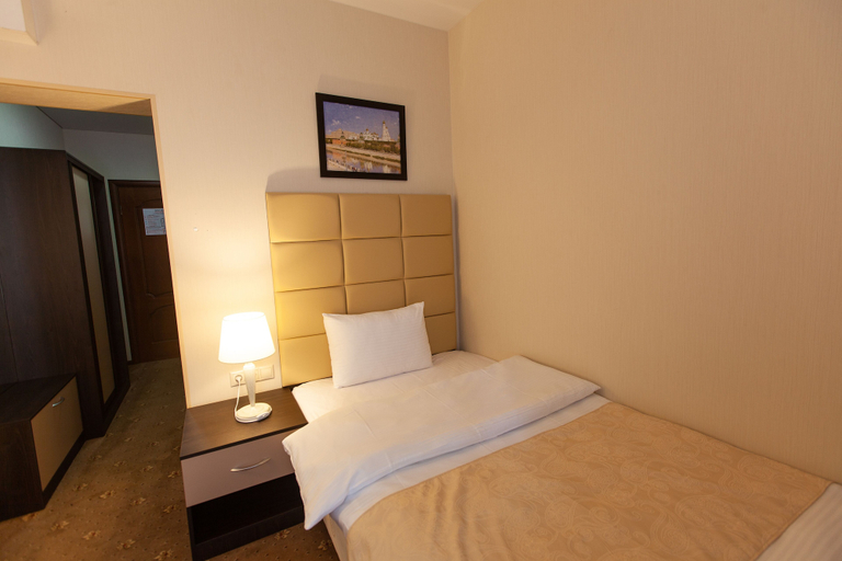 Bedroom 2, Hotel Boris Godunov, Central