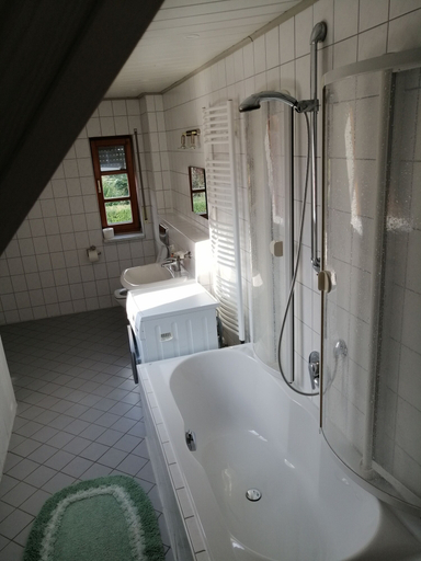Bathroom 3, Pension Karolingerweg, Neumarkt in der Oberpfalz