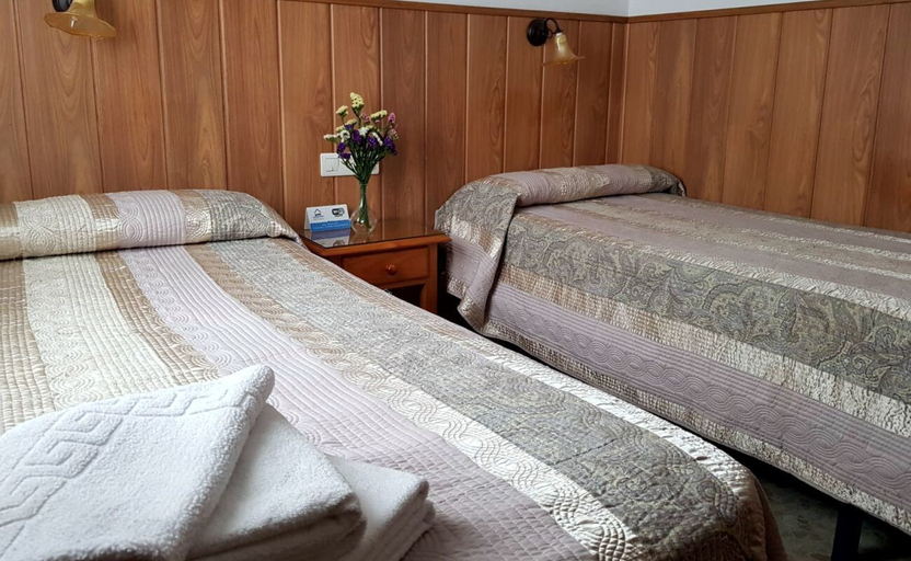 Bedroom 2, Hostal Patio Andaluz, Huelva
