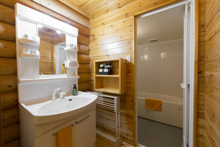 Bathroom 4, Goto’s Conkana Kingdom Winery and Resort, Gotō