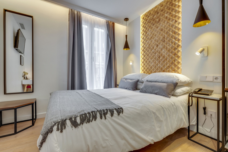 Bedroom 2, Hotel Beauséjour, Paris
