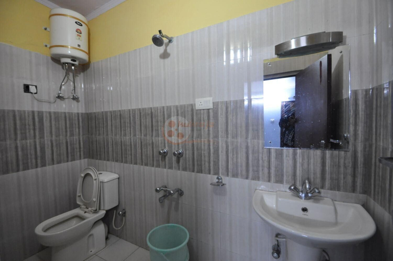 Bathroom 4, Hotel Sidharth Regency, Shimla
