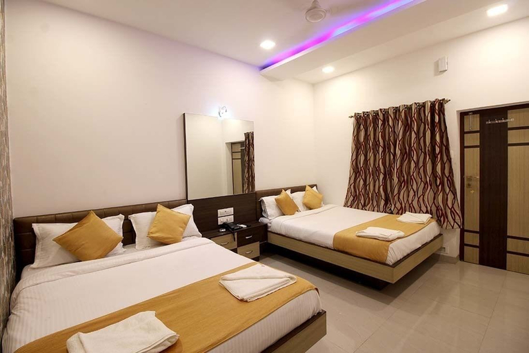 Bedroom 3, Hotel Golden Residency, Mumbai Suburban