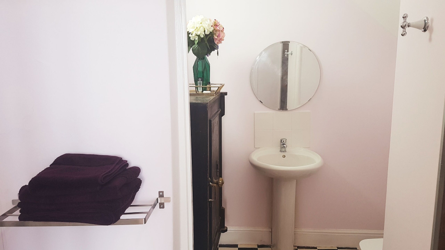 Bathroom 4, The Bank Hotel & Bistro, East Sussex