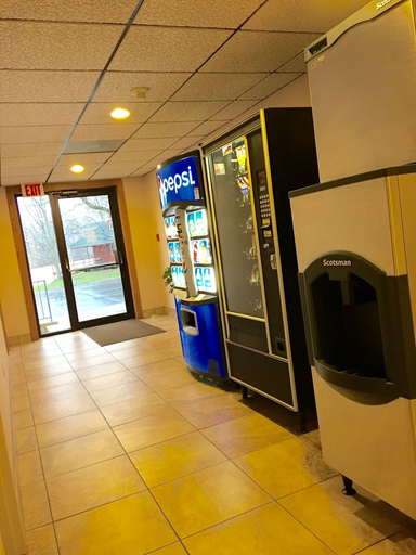 Others 5, Motel 6 – Tiffin, OH, Seneca