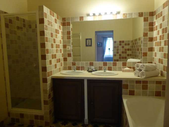 Bathroom 5, Le Mas des Sages, Gard
