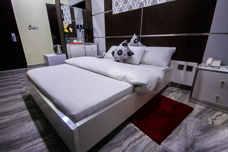 Bedroom 3, GolfView Suites & Conference Center, Kosofe