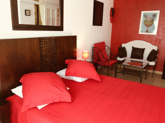 Bedroom 4, Entre Deux Rêves, L'Entre-Deux