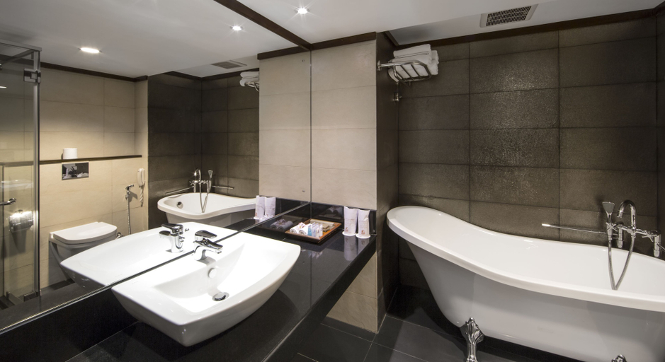 Bathroom 5, Tangerine Beach Hotel, Kalutara