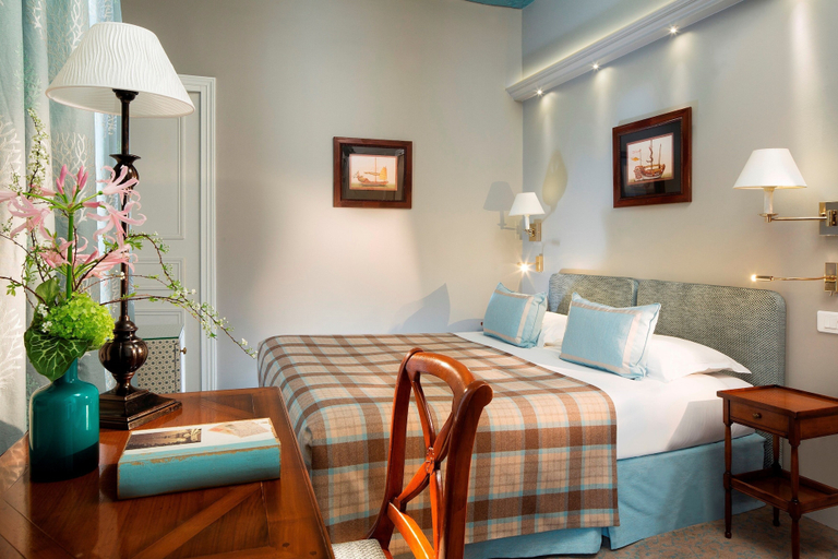 Bedroom 2, Le Relais Saint Honoré, Paris