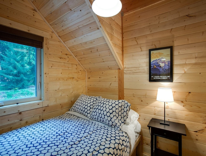 Bedroom 2, 74SL - Pets OK - WIFI - BBQ - Sleeps 8, Whatcom