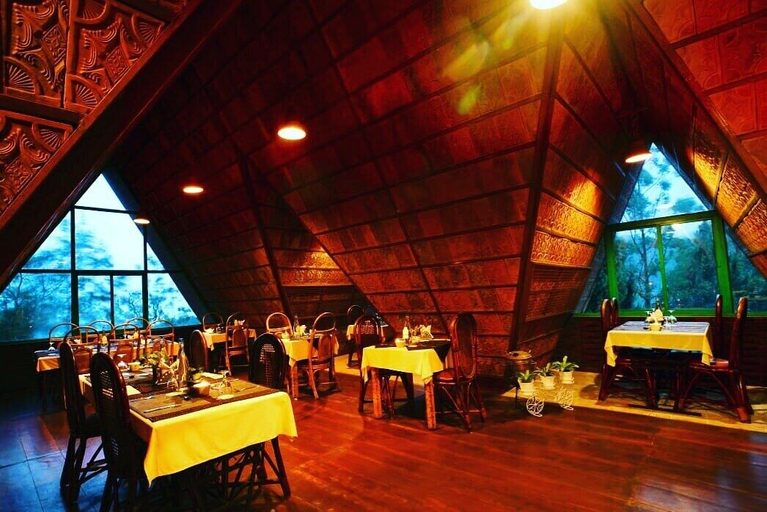 Food & Drinks 5, Camelot Resort, Idukki