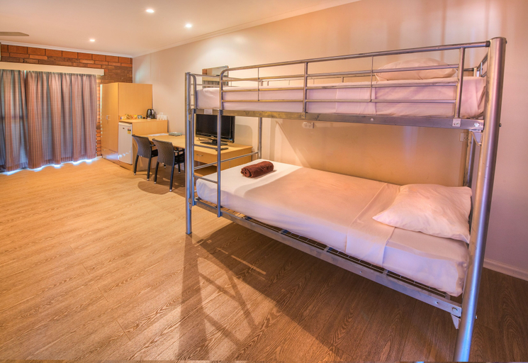 Bedroom 3, Contour Hotel Katherine, Katherine