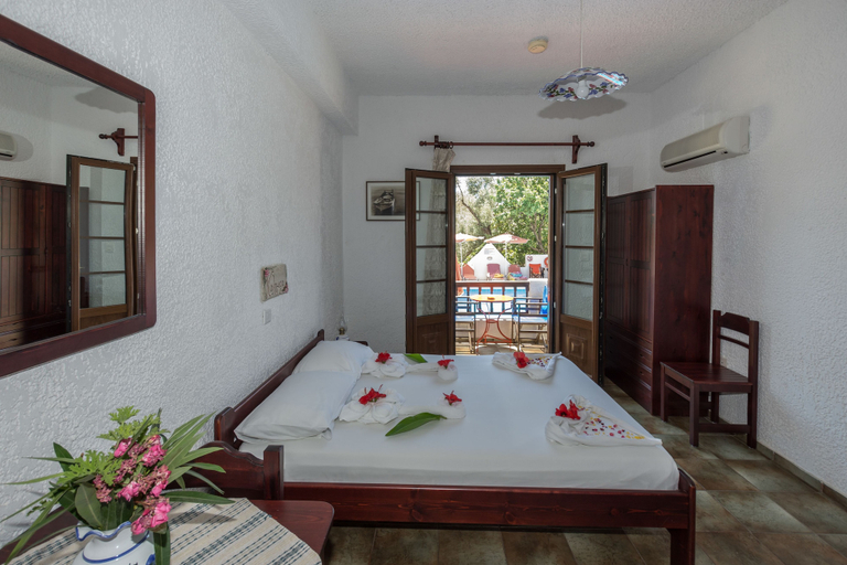 Bedroom 3, Evagelistria Apartments, North Aegean