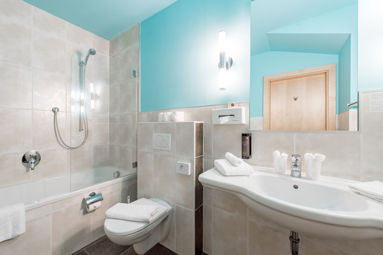 Bathroom 4, Hotel zum Gourmet, Innsbruck Land