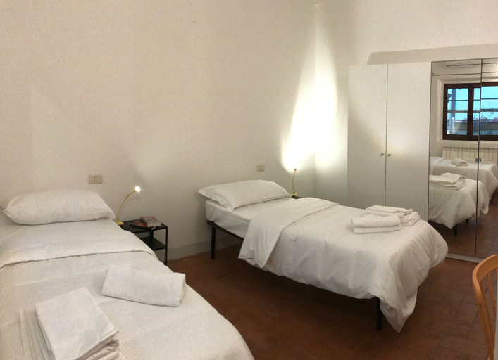 Room 4, Alfani 1P, Florence