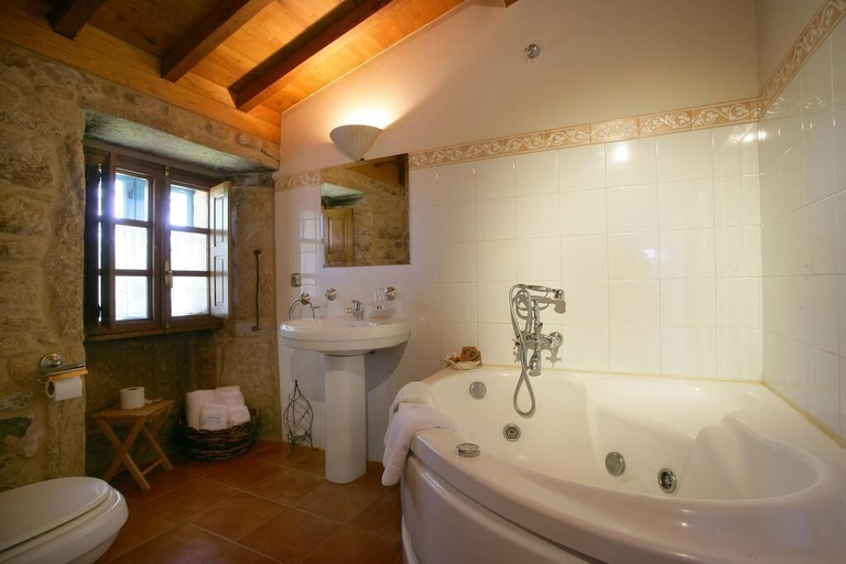 Bathroom 4, A parada das bestas, Lugo