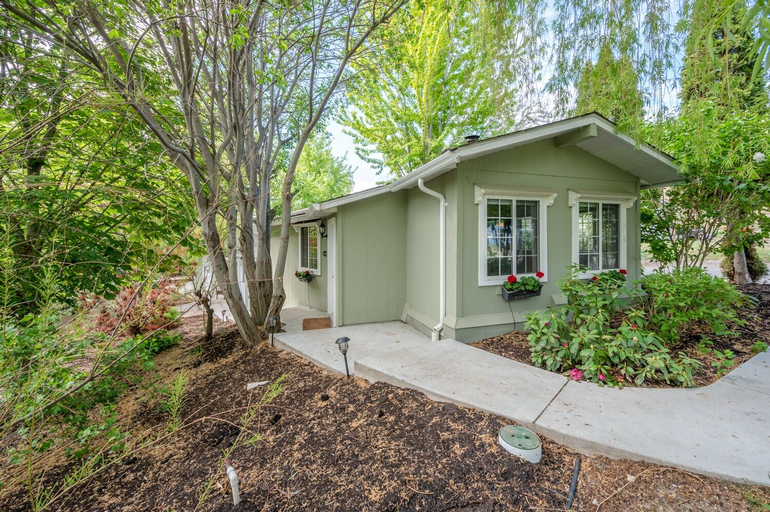 Exterior & Views, Munson Mountain Estates, Okanagan-Similkameen