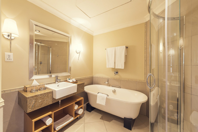 Bathroom 5, Sun City Hotel and Casino, Bojanala