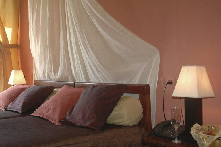Bedroom 3, Hôtel de la Poste, Saint-Louis