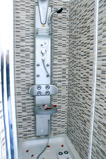 Bathroom 4, Hotel Supersonik, Cosenza