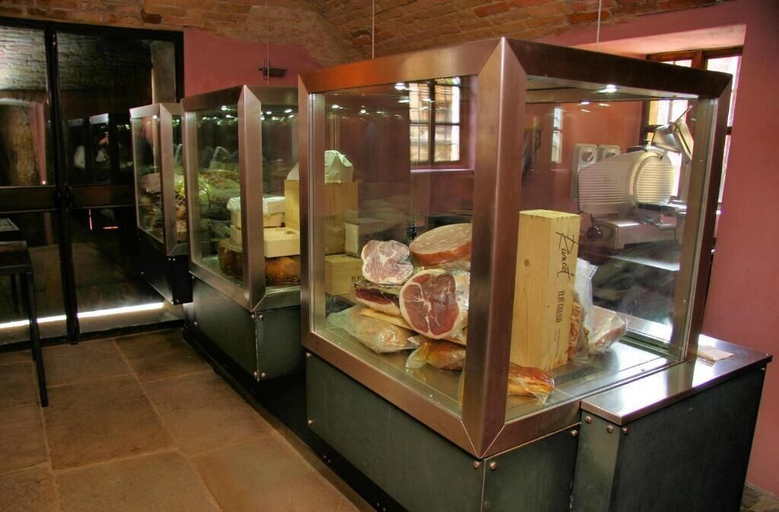 Food & Drinks 3, Le Case Della Saracca, Cuneo