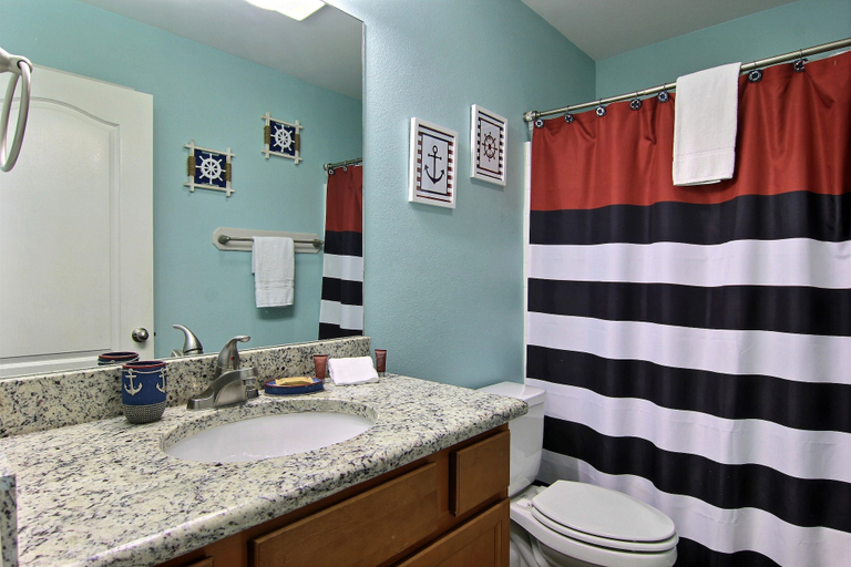 Bathroom 3, Bikini's and Martini's, Nueces