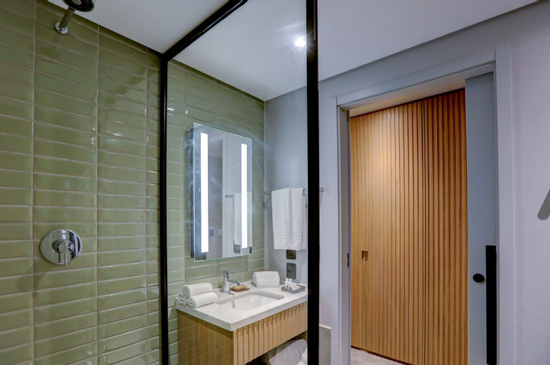 Bathroom 7
