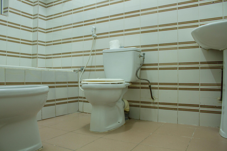 Bathroom 4, Residence Gogo Sara, Dakar