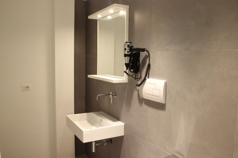 Bathroom 5, Reggio Nord, Reggio Di Calabria