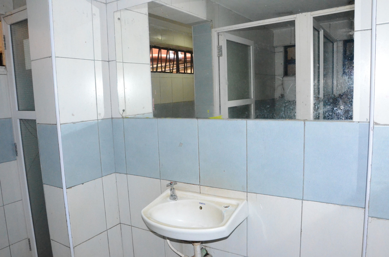 Bathroom 4, Nairobi Kitale Hotel, Starehe