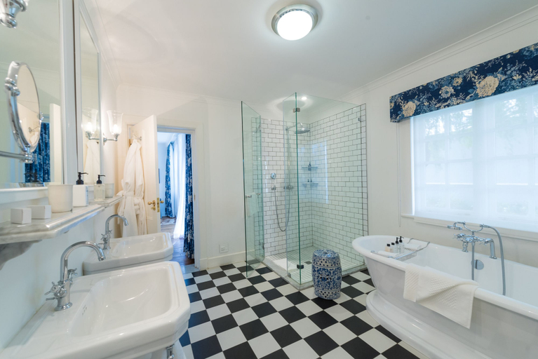 Bathroom 5, Drostdy Hotel, Cacadu