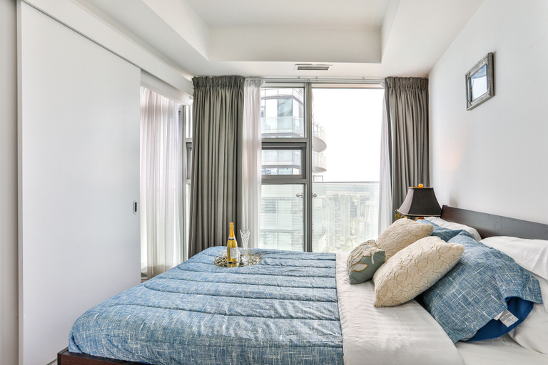 Bedroom 3, Exquisite 55th Floor 2 Bed 2 Bath Parking, Toronto