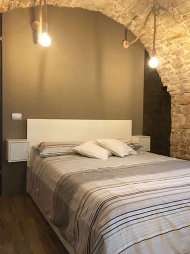 Bedroom 4, L'ArChasetta Historic Apartments, Bari