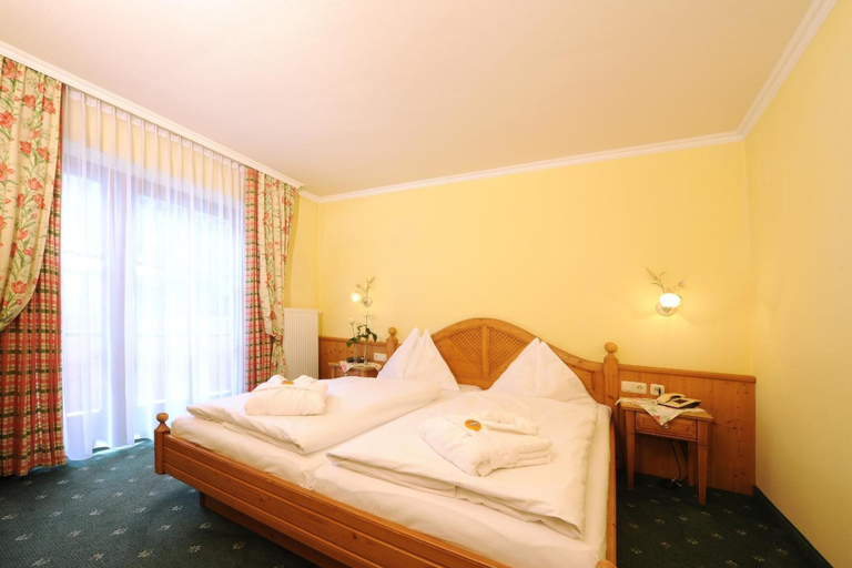 Bedroom 3, Aparthotel Kristall, Sankt Johann im Pongau