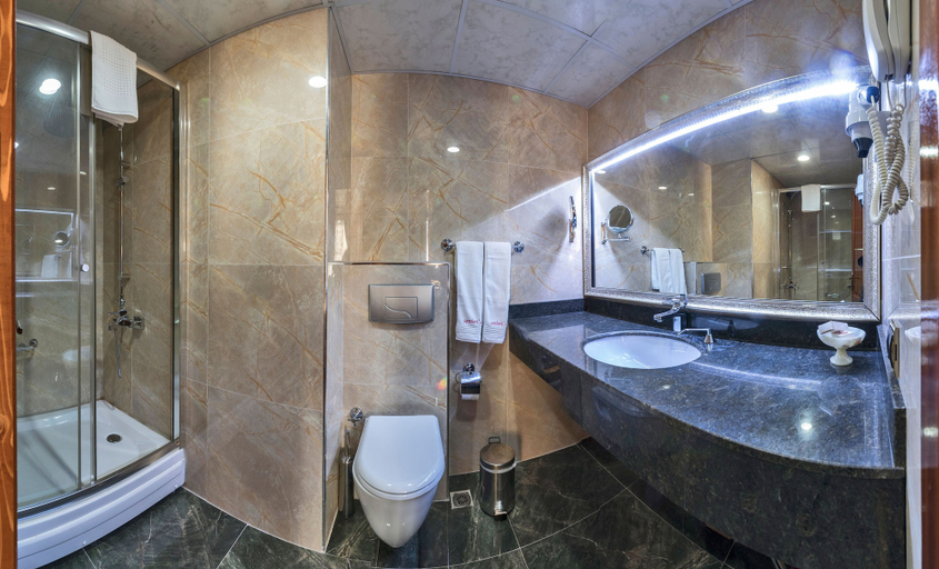 Bathroom 5, Cevheri's Hotel, Bakırköy