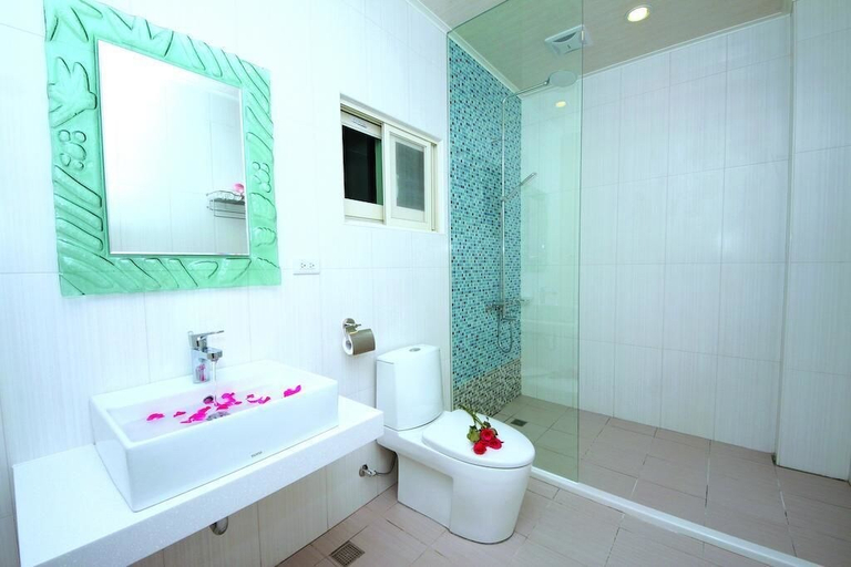 Bathroom 3, Chi Heng B&B, Yilan
