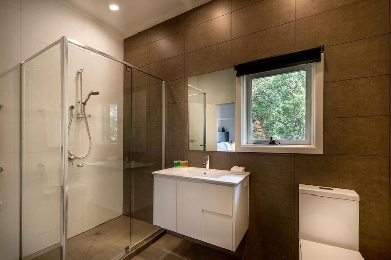 Bathroom 5, Como Court, Melbourne