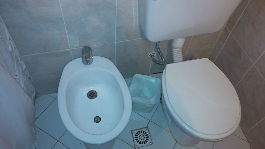 Bathroom 3, San Remo Viking Hotel, Pinamar