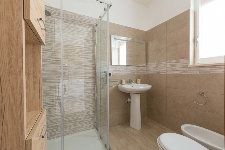 Bathroom 4, 2983 Floating Apartment by Barbarhouse, Lecce