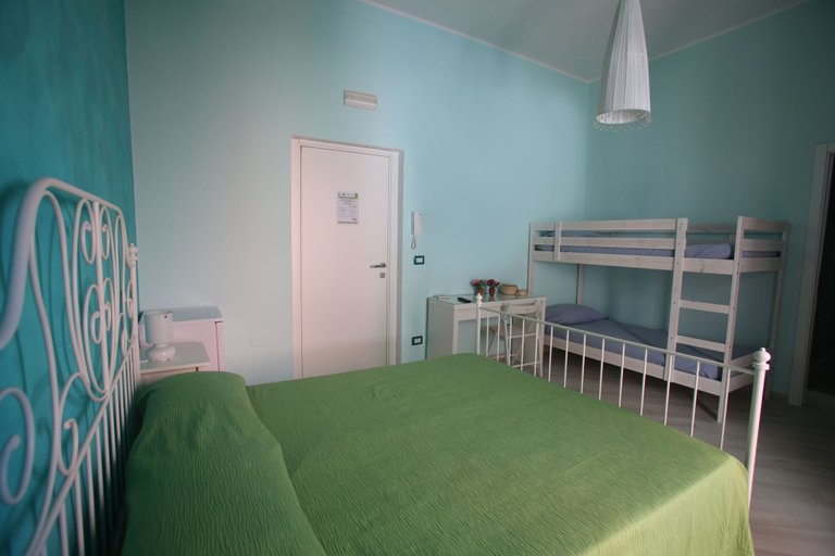 Bedroom 3, Le Nereidi B&B, Barletta-Andria-Trani