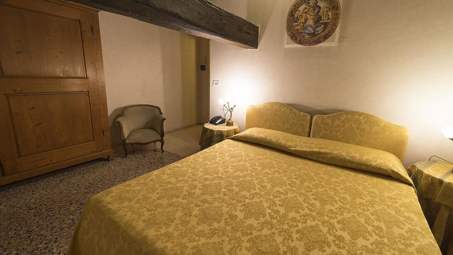Bedroom 2, Villa Cigolotti, Pordenone