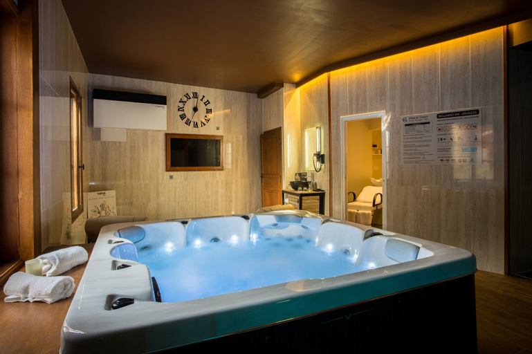 Bedroom 4, Demeures & Châteaux - Hôtel Greuze & Spa Tournus, Saône-et-Loire