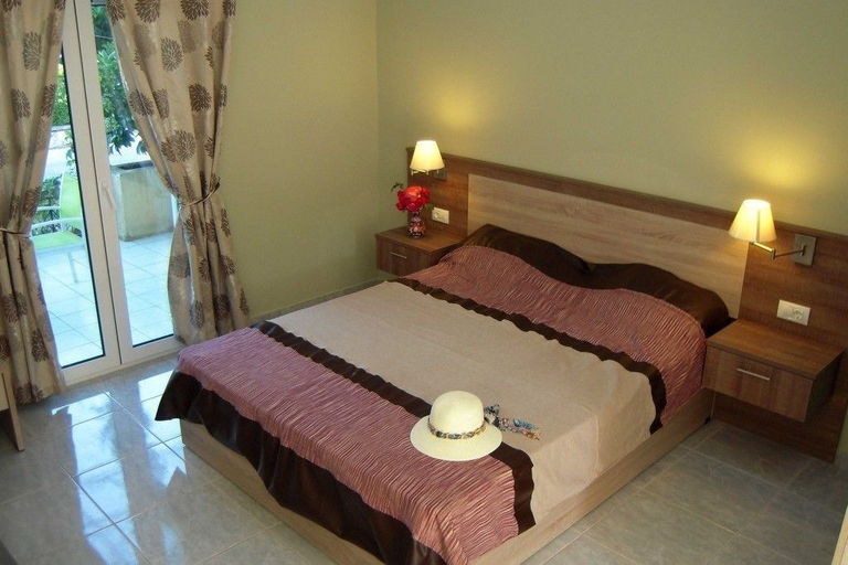 Bedroom 4, Stalaktites Studios and Apartments, Ionian Islands