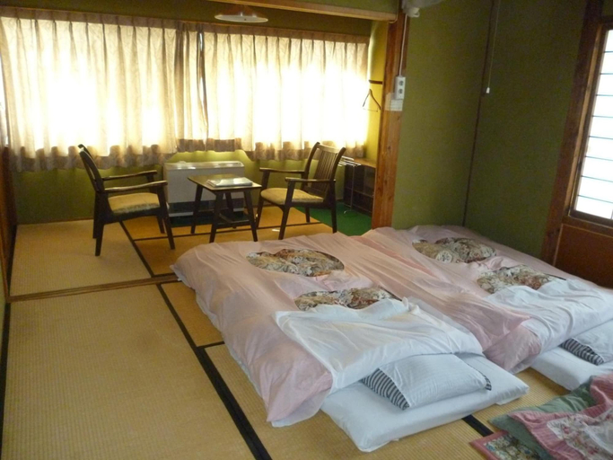 Bedroom 3, Uotoshi Ryokan, Yamanouchi