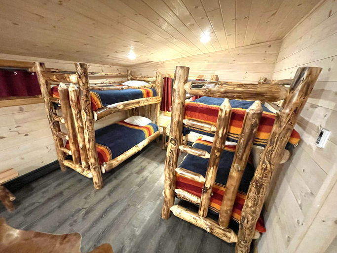 Bedroom 2, Adirondack Lake Cabins, Hamilton