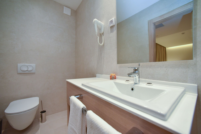 Bathroom 3, Harmonia Residence