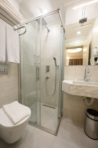 Bathroom 5, Florina Hotel, Fatih