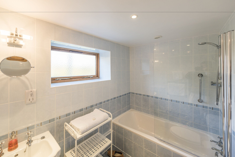 Bathroom 4, Whitley Coach House, Wiltshire