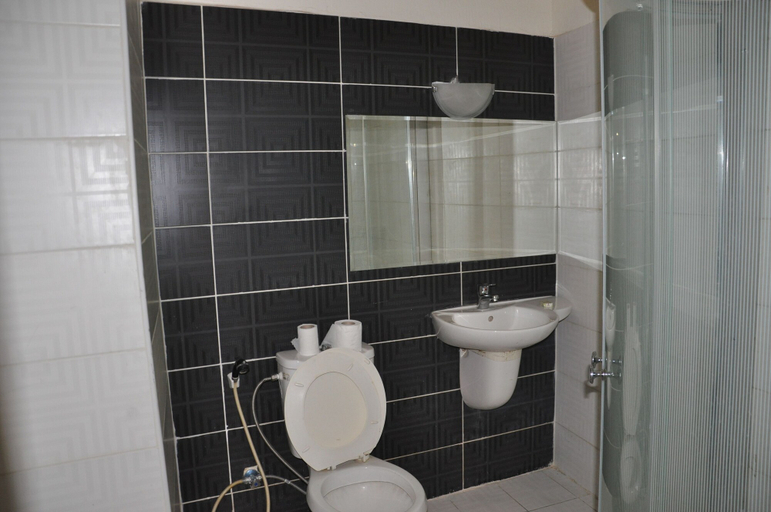 Bathroom 5, New Park Hotel, Wadi Essier